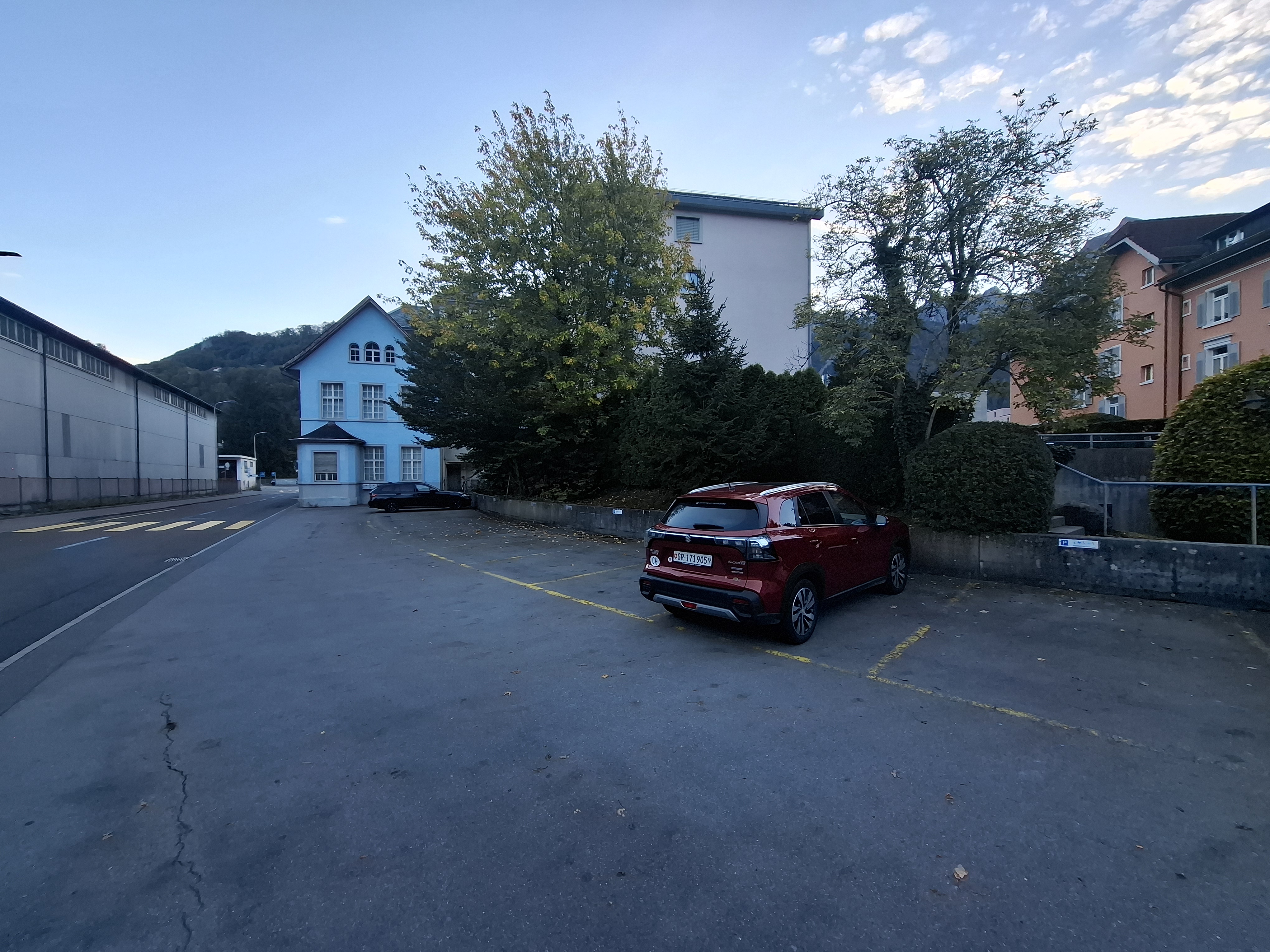 Kundenparkplätze PädiatriePlus GmbH Näfels